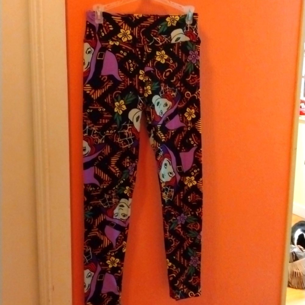 Lululemon, one size, Halloween print